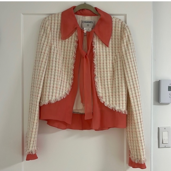 CHANEL VINTAGE 2004 FEMININE BLAZER - 42 - Picture 2 of 5